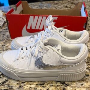 Nike Women’s Court Legacy Lift